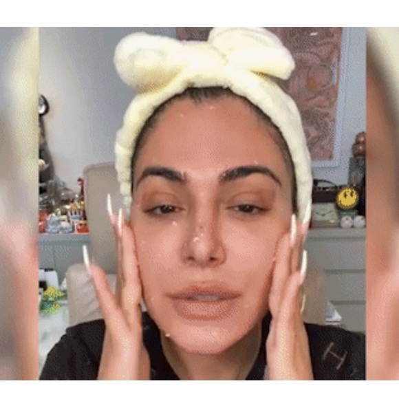 Huda Beauty WISHFUL Yo Glow Bow Spa Headband in Yellow - Picture 7 of 7